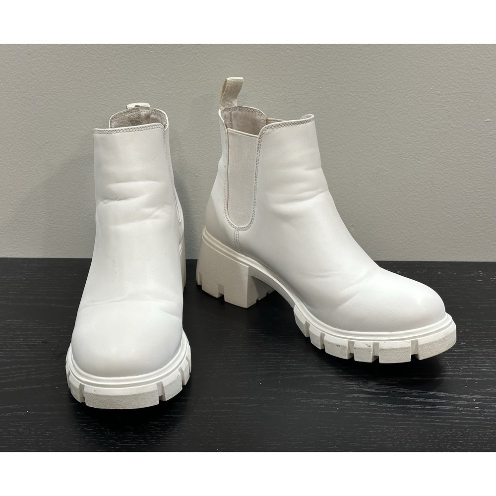Steve Madden‎ Howler Chealsea Ankle Boots Women's 8.5M White Chunky Heel White